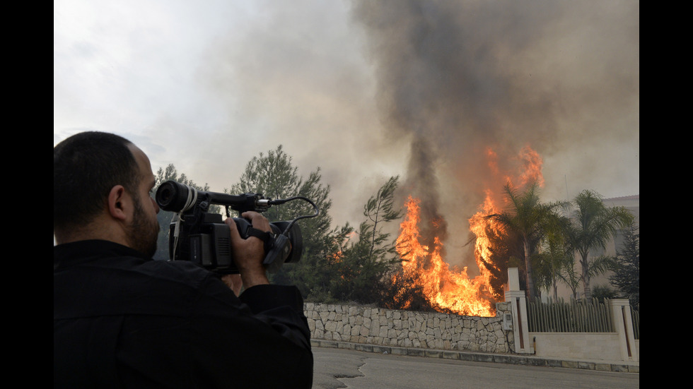 Огромни пожари бушуват в Ливан и Сирия