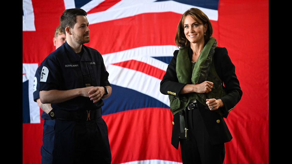 Принцесата на Уелс тества авиосимулатор в британска военна база