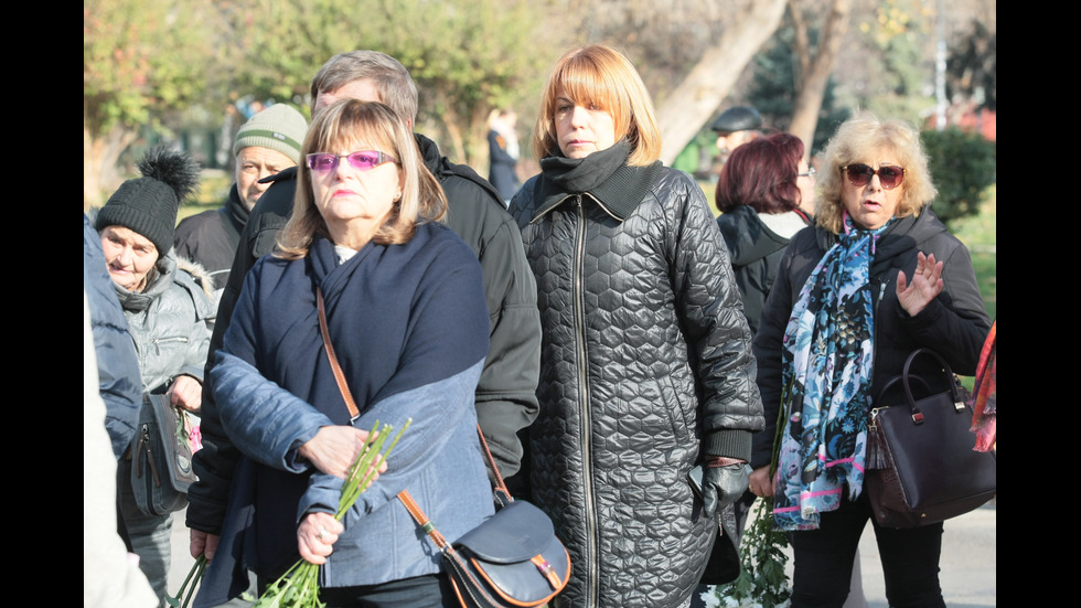 Поклонението пред Ламбо в Народния театър