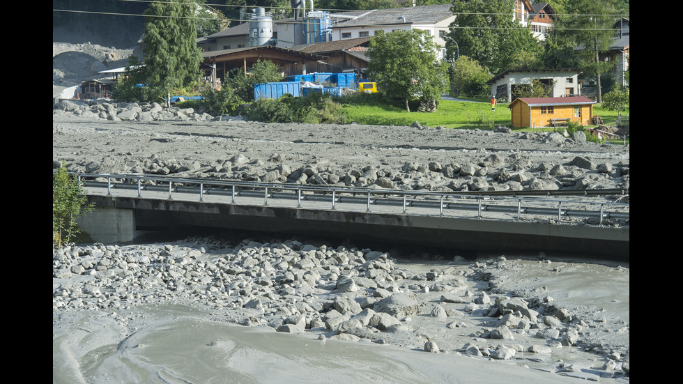 Осем души са в неизвестност след свлачище в Швейцария