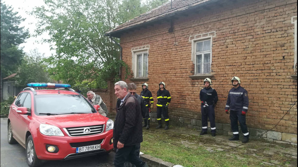 Буря нанесе огромни щети в свищовското село Морава