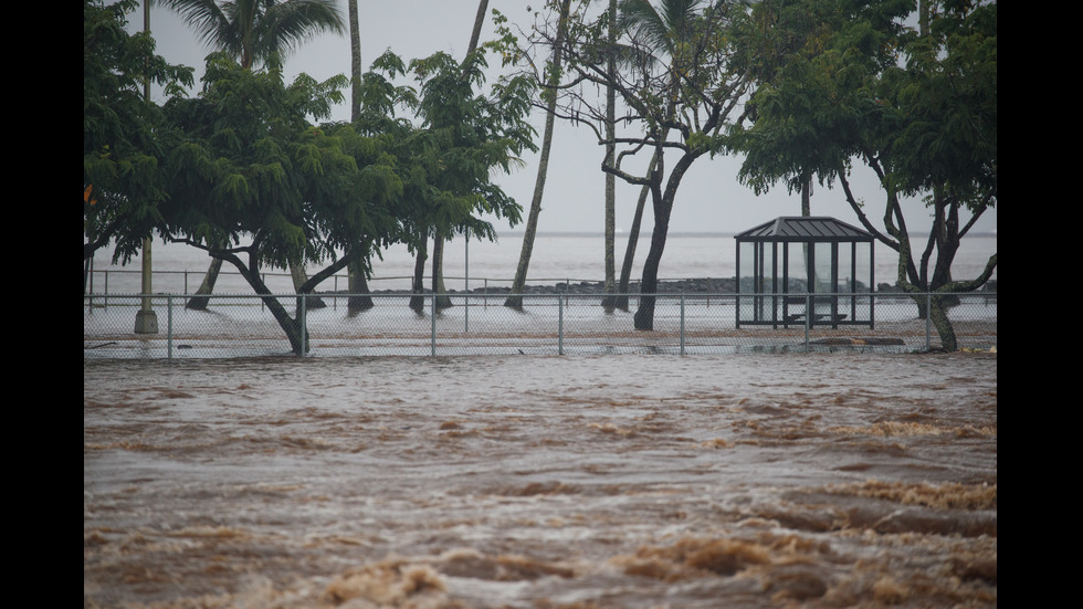 СТИХИЯТА „ЛЕЙН”: Огромни наводнения и свлачища на Хавайските острови