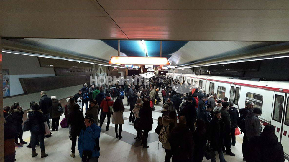 Стотици хора блокирани в софийското метро заради повреда