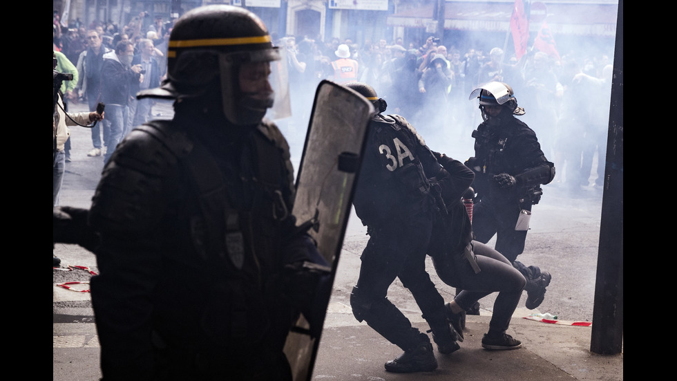 Сблъсъци по време на протест в Париж