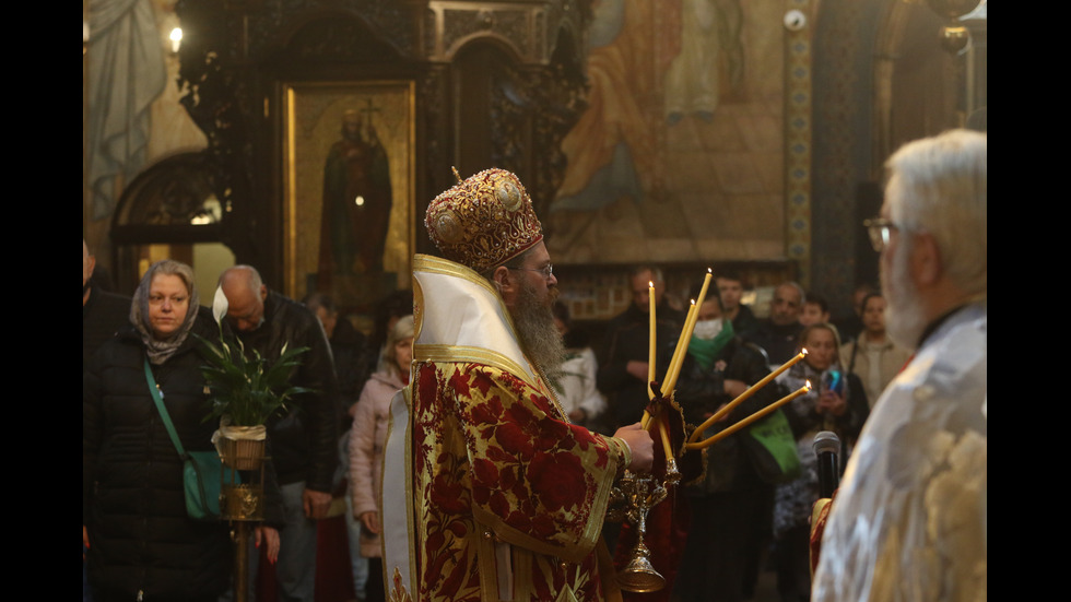 Служба в Света Неделя за Велики четвъртък