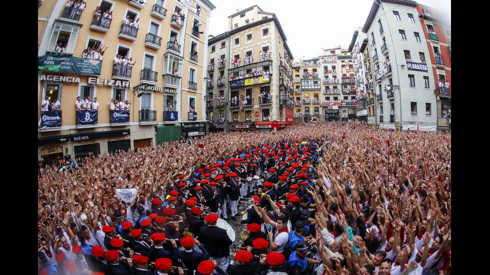 Отново надбягване с бикове в Памплона