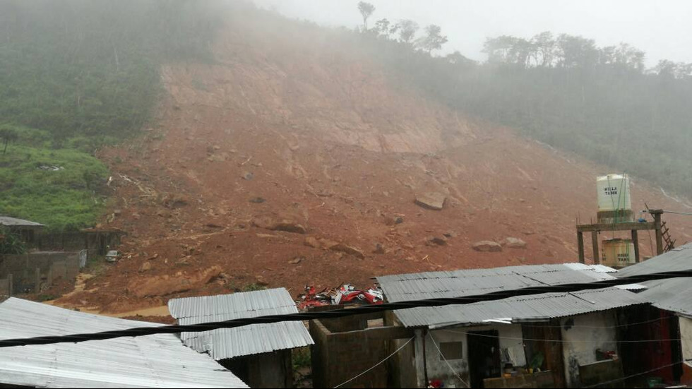 Стотици загинаха в наводнения и свлачища в Сиера Леоне