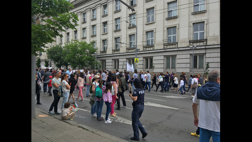 Празнично шествие и тържество пред Народната библиотека в София