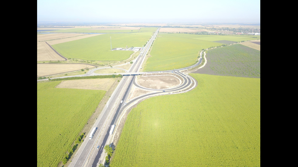 Пуснаха движението по пътен възел "Плодовитово"