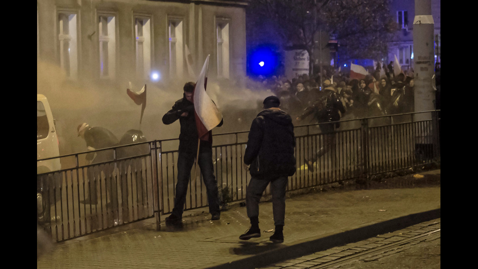 3-ма ранени и 13 арестувани при безредици на националистическия парад в Полша