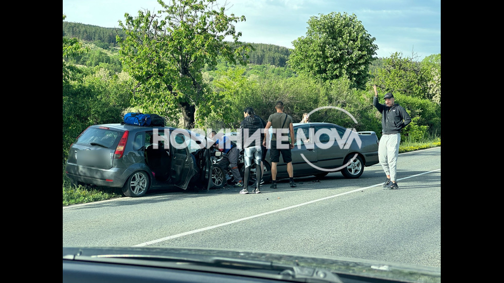 Четирима пострадали в челна катастрофа на Подбалканския път