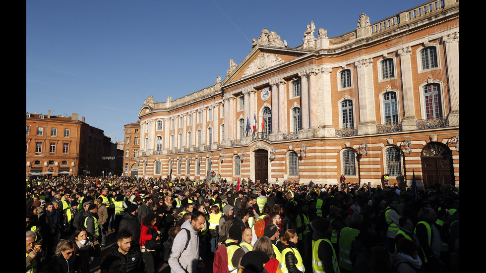 Сблъсъци в Париж по време на протеста на "жълтите жилетки"