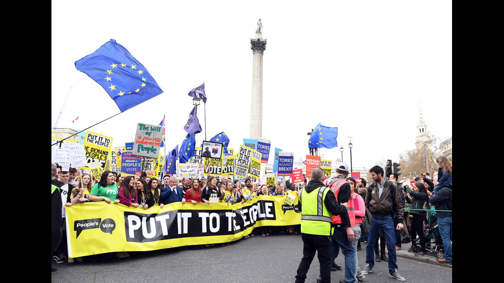 Многохиляден протест в Лондон с искане за оставане в ЕС