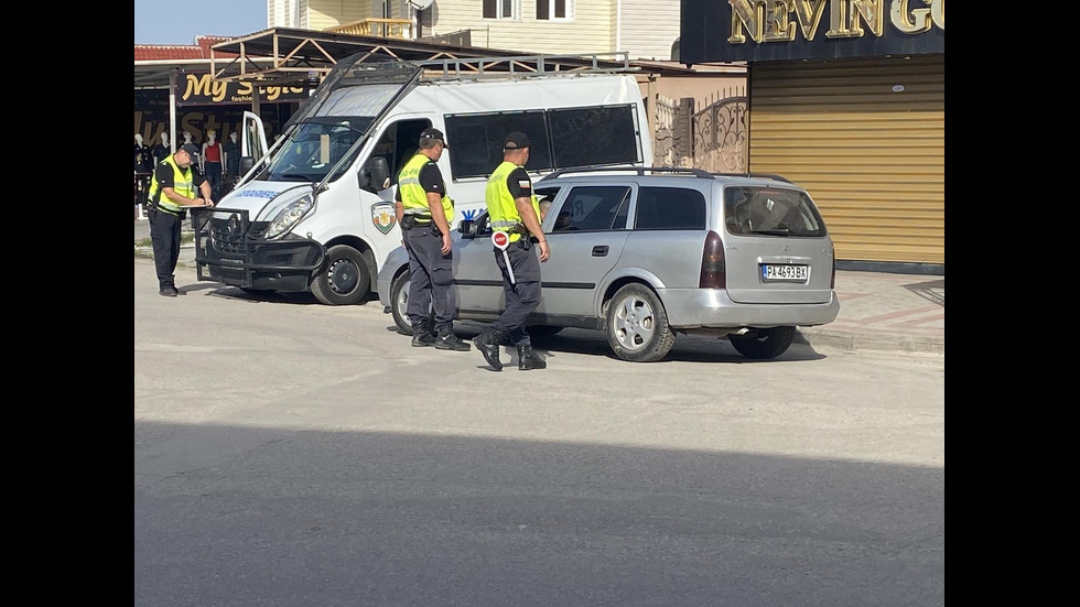 Акция срещу дилъри на гласове в Пазарджик, цял квартал е блокиран