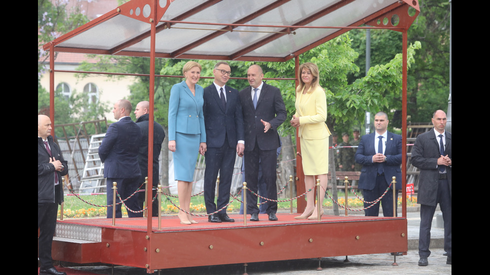 Президентът на Полша пристигна у нас