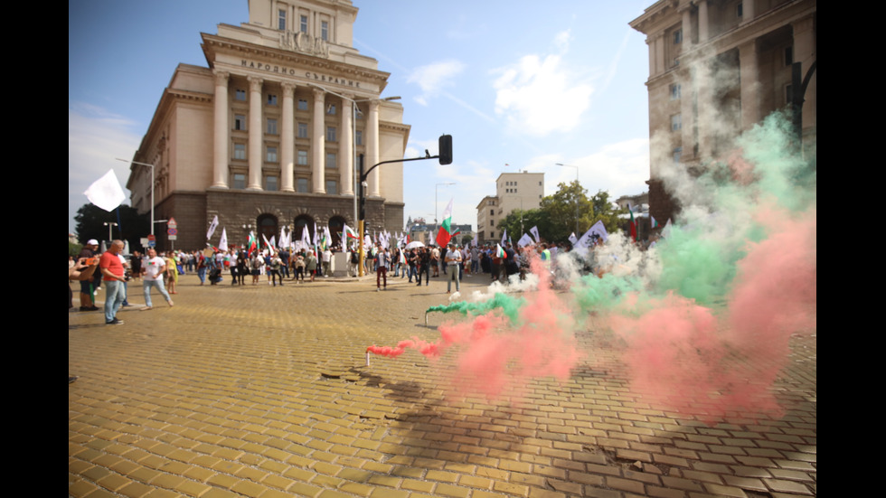 Напрежение на протеста на "Възраждане"