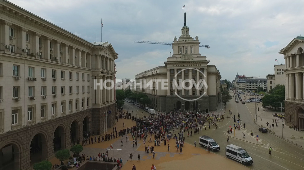 Животновъди на протест с чанове, вълна и овче мляко