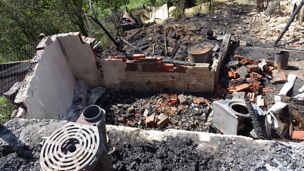 Голям пожар остави без дом семейство от Белица