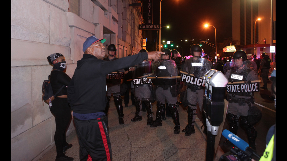 Нова вълна протести и сблъсъци с полицията в САЩ