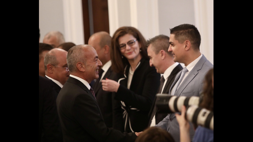 Новият служебен кабинет встъпи в длъжност