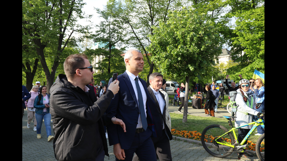 Сблъсъци белязаха протеста край Паметника на Съветската армия