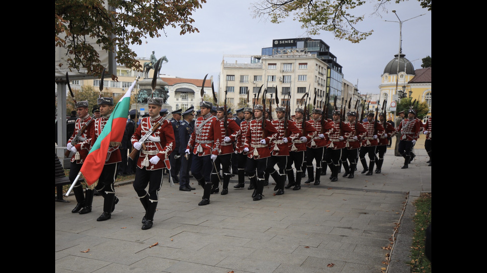 Румен Радев отдаде почит пред Паметника на летеца