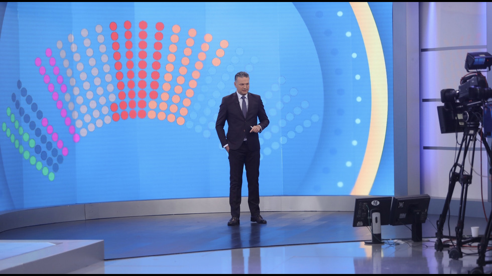 ЗАД КАДЪР: Изборното студио на NOVA