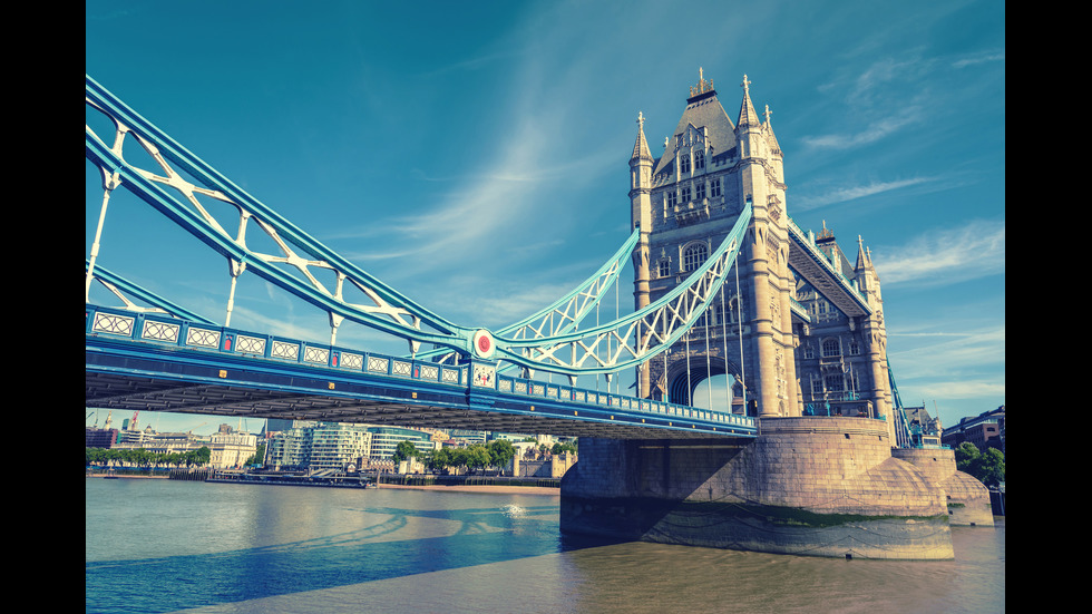 Затварят за ремонт символа на Лондон - Тауър бридж