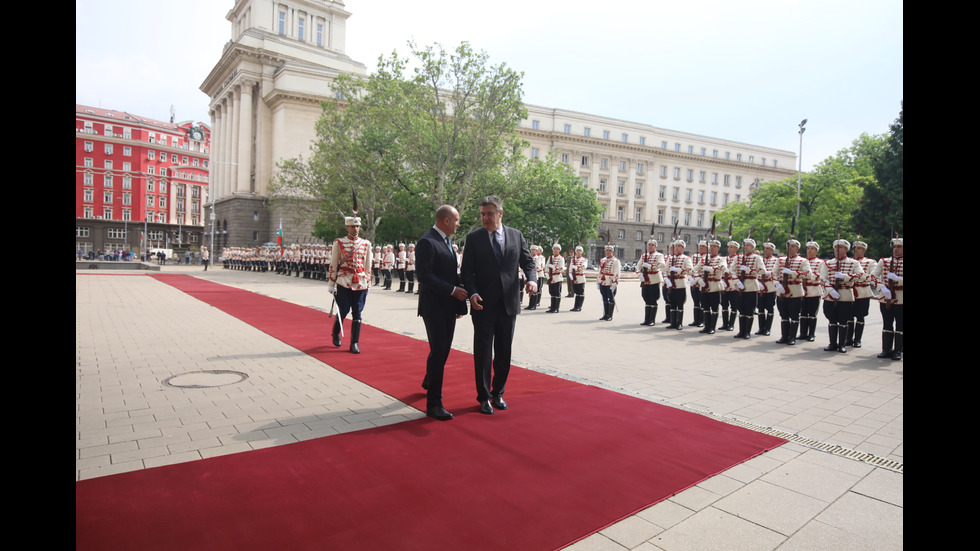 Президентът на Хърватия пристигна у нас по покана на Румен Радев