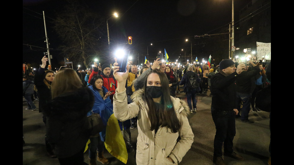 Мирно шествие в подкрепа на Украйна се провежда в София