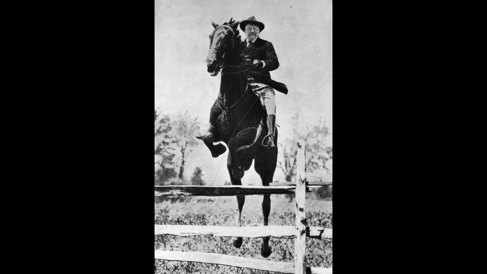 Страх, суеверия и щастие: Как звездите приемат петък 13-и