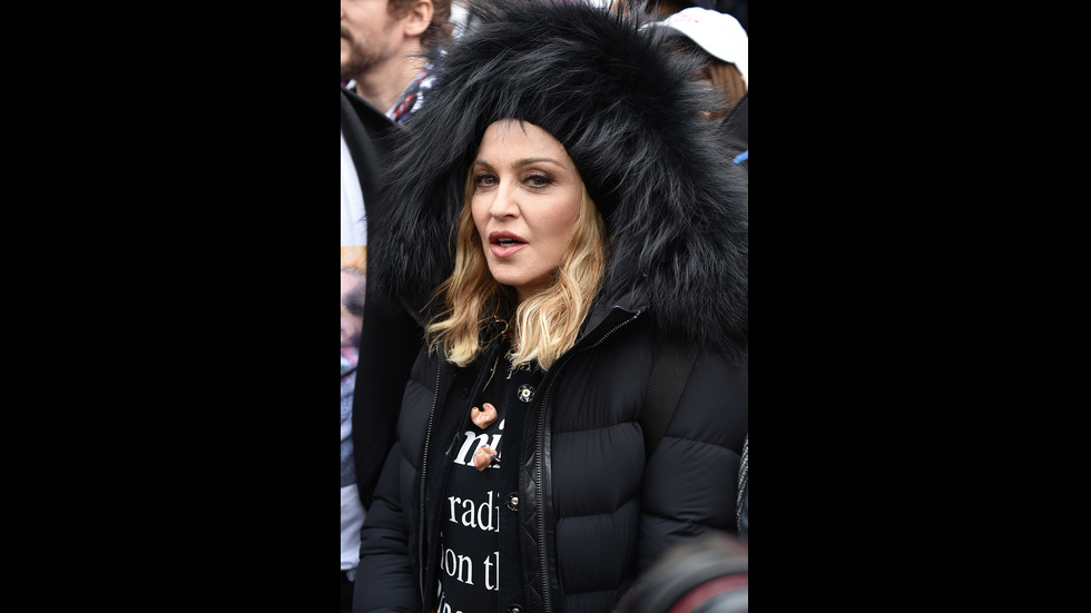 Мадона говори по време на "Походът на жените" във Вашингтон