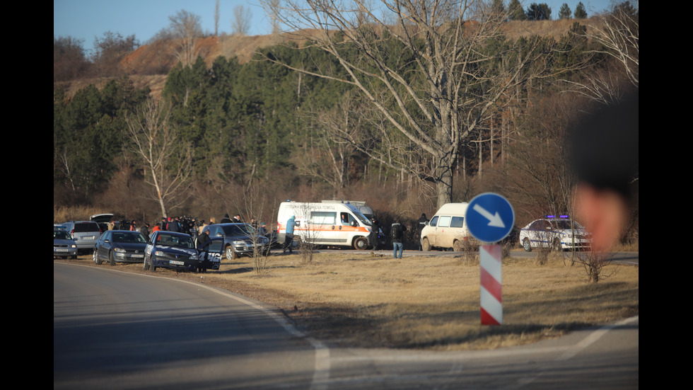 Откриха 18 мъртви мигранти в камион край София