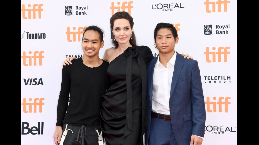 Мадокс Джоли-Пит със звездните му родители