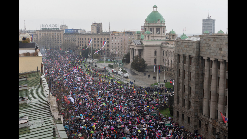 Най-големият антиправителствен протест в Сърбия