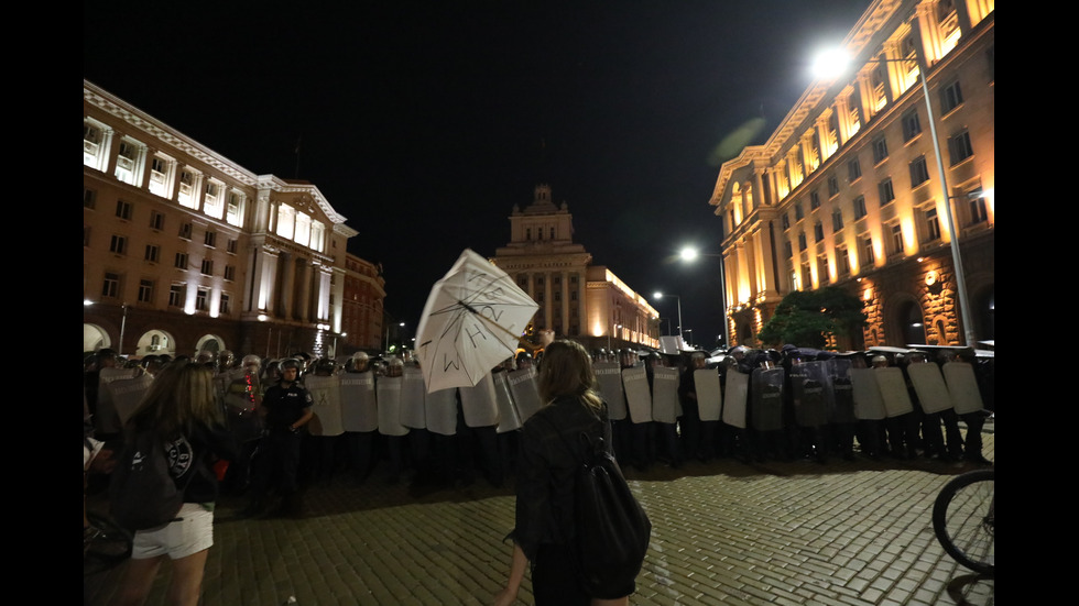 Нова вечер на протести в София