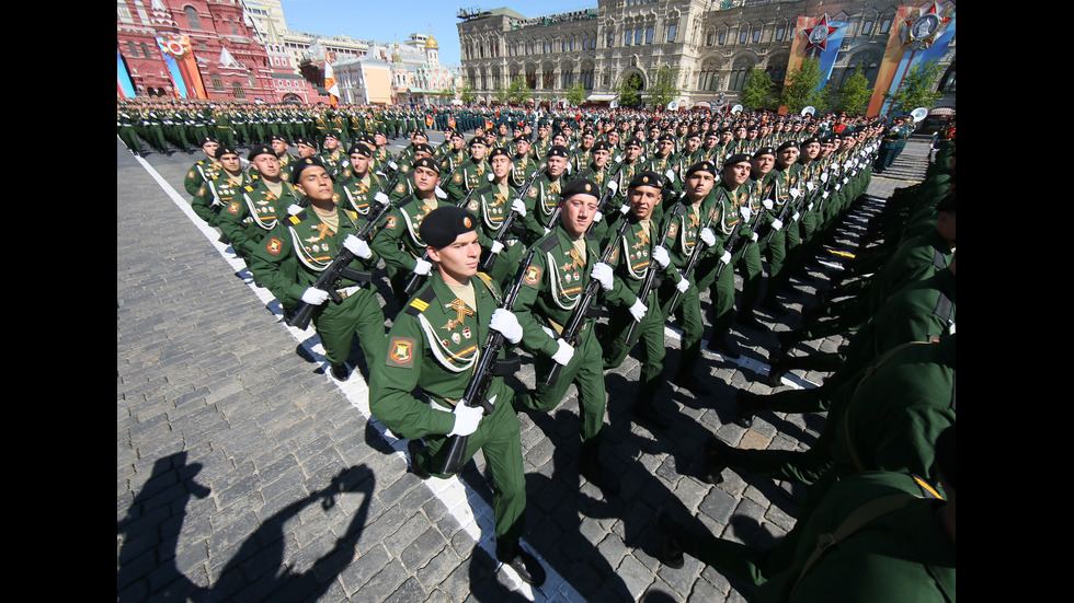 Показаха нови оръжия на парада в Москва