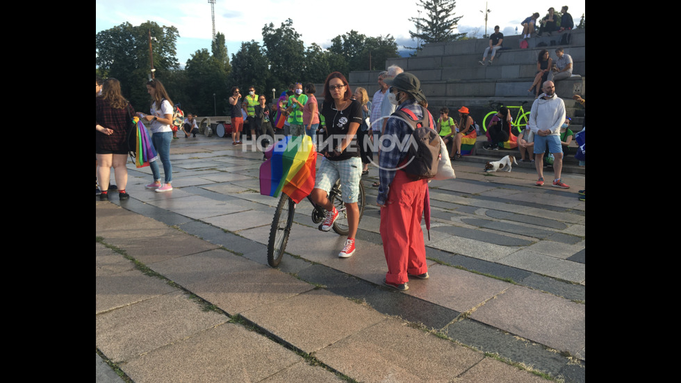 Демонстрация в подкрепа на ромите, глухите и хората с различна сексуалност