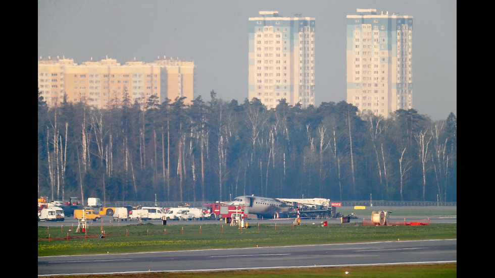 Кадри от жестокия авиоинцидент в Русия (ГАЛЕРИЯ)