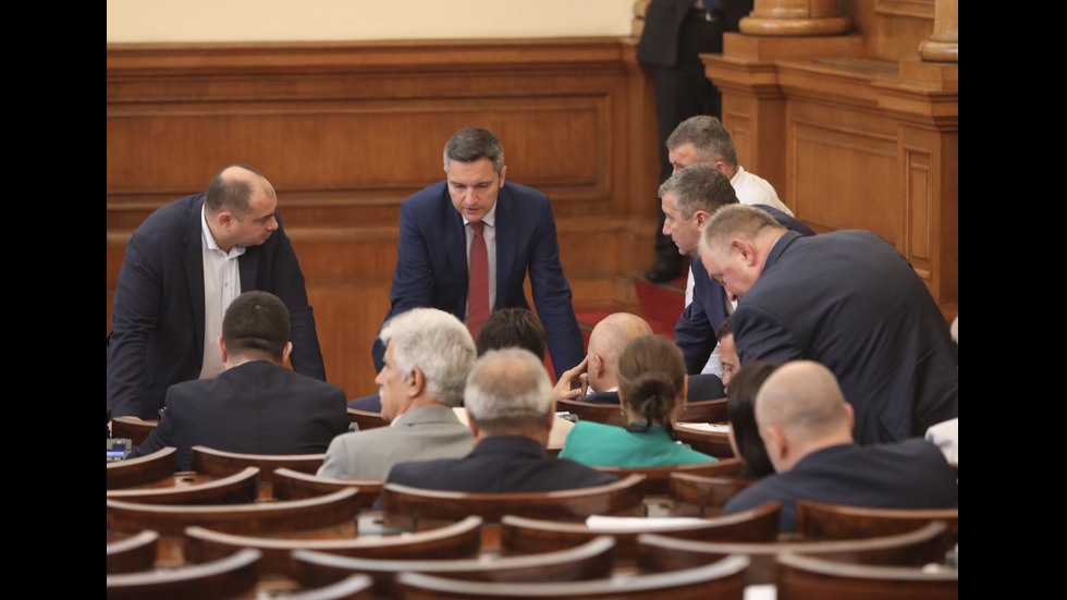 Депутатите обсъждат актуализацията на бюджета на второ четене