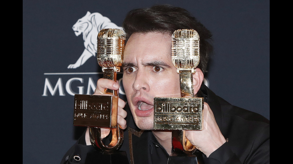Дрейк е големият победител на наградите на сп. "Билборд"