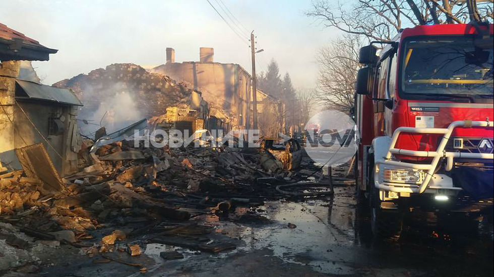 Първи кадри от разрушените домове в Хитрино