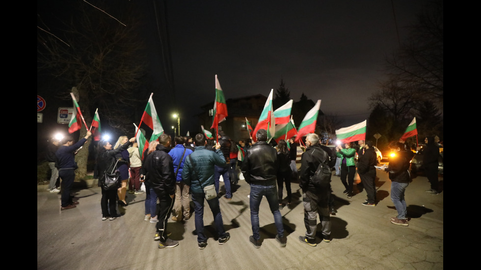 Автопоход на „Величие“: Протест в деня на извънредното заседание на НС