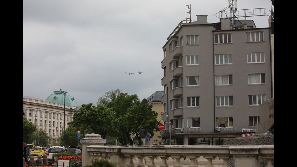 ЗА 6 МАЙ: Военни вертолети и самолети с тренировъчни полети над София