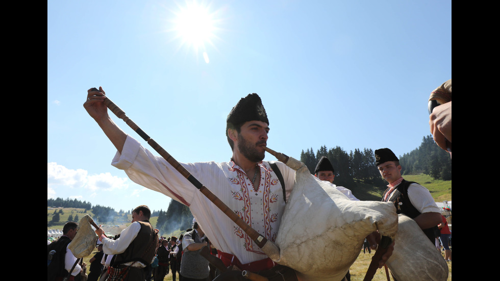 Започна националният фолклорен събор в Рожен