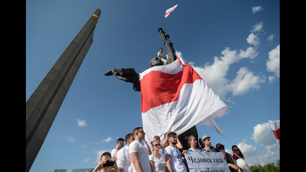 Кадри от дрон показват протестите в Беларус