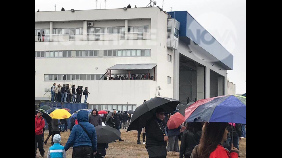 Най-големият пътнически самолет в света - в София