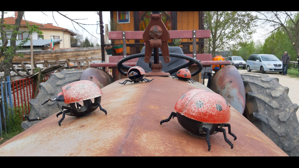 Французин обикаля света с трактор с 25 км в час