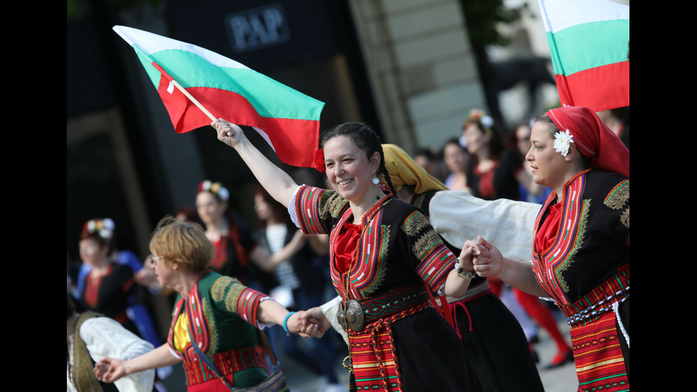В София се проведе фолклорният фестивал „Магията на хорото”
