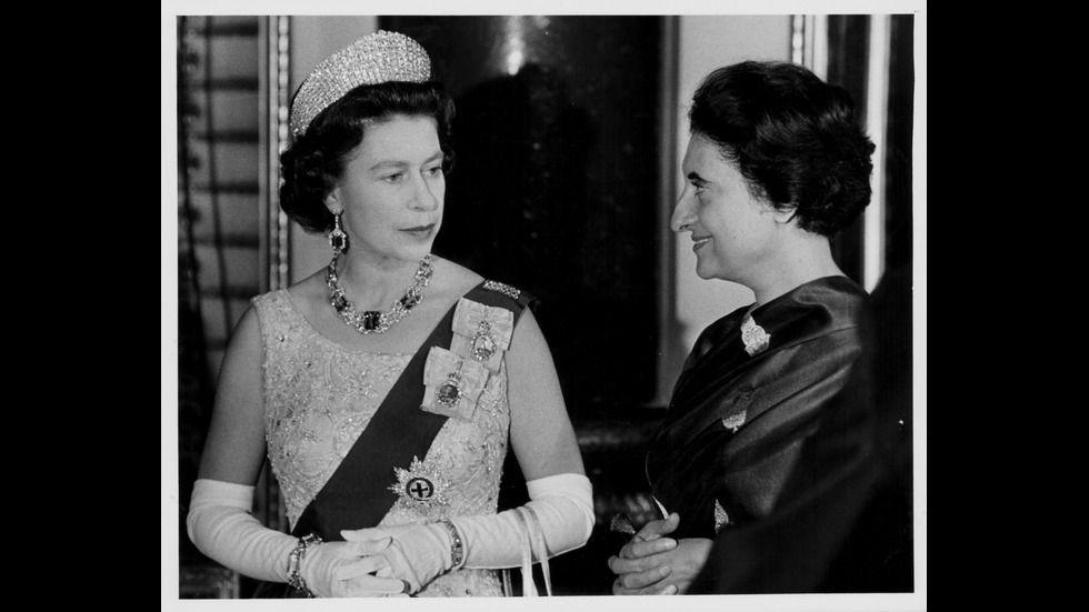 Как е изглеждала кралица Елизабет Втора преди повече от 50 години?